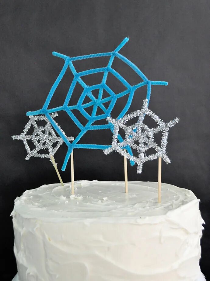 как сделать паутину на торте. как сделать паутину на торте. украшение торта человек паук. как сделать паутину на торте. украшение торта на хэллоуин.