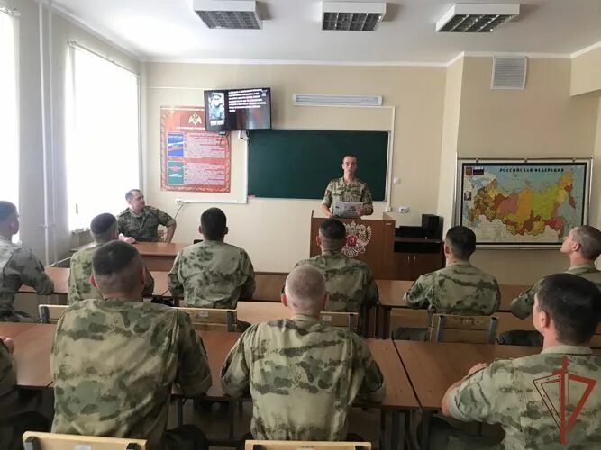 Военно политическое информирование офицеров проводится. Тыловые войска. военно политическое информирование. факультет тыла пви. курсант.