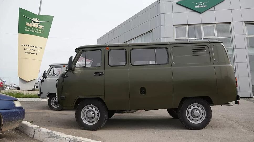 Купить уаз новгородской. Бренд УАЗ автосалон. Внешний вид автосалон УАЗ по новым стандартам 2022. Продажа УАЗ В Берлине. Купить УАЗ евро 0.