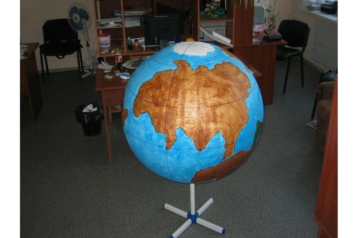 Как сделать земной шар. Макет земли. Поделка Глобус. Модель глобуса своими руками. Глобус из пенопласта.
