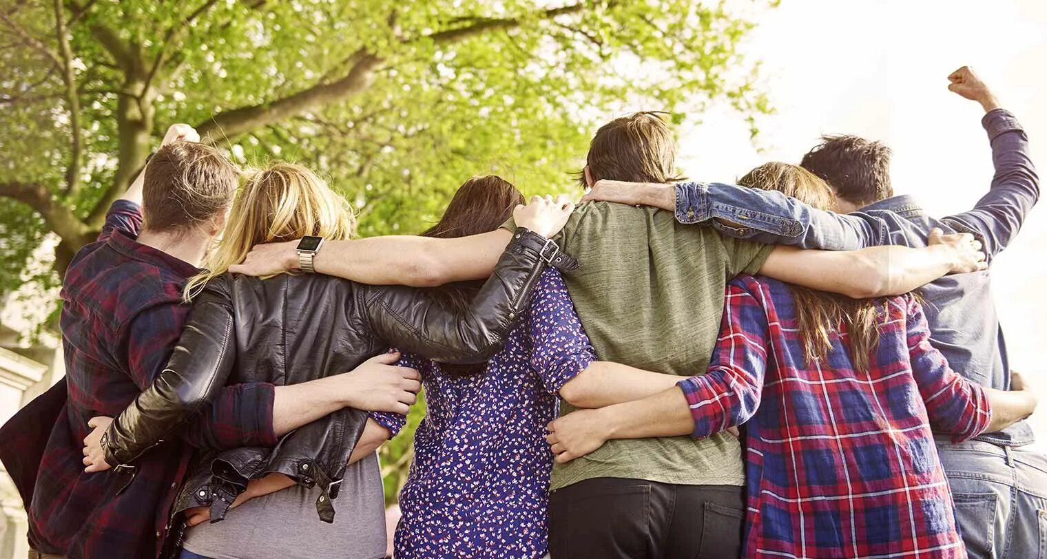 Несколько связанных друг с другом. Девушка привязала парня. Связанные парень и девушка. Несколько связанных друг с другом. Несколько связанных друг с другом.