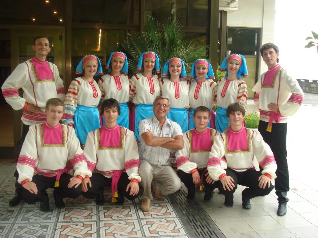 Ракитянский район солдатское народный костюм. Белгородский центр народного творчества фото здания. Бгцнт белгород. Широкая 1 белгород. Дк юбилейный белгород.