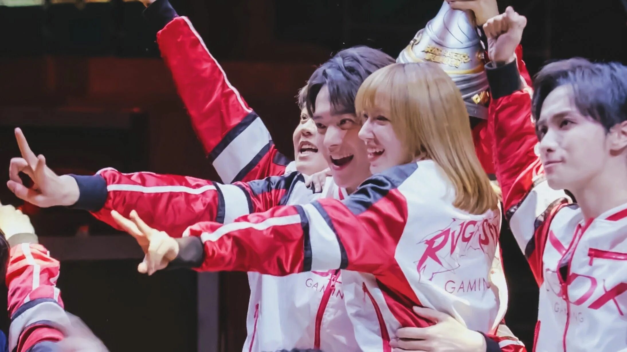 Дорама улыбка киберспорт. Дорама улыбка киберспорт. Smiling киберкраш. Дорама улыбка киберспорт. Falling into your smile дорама.