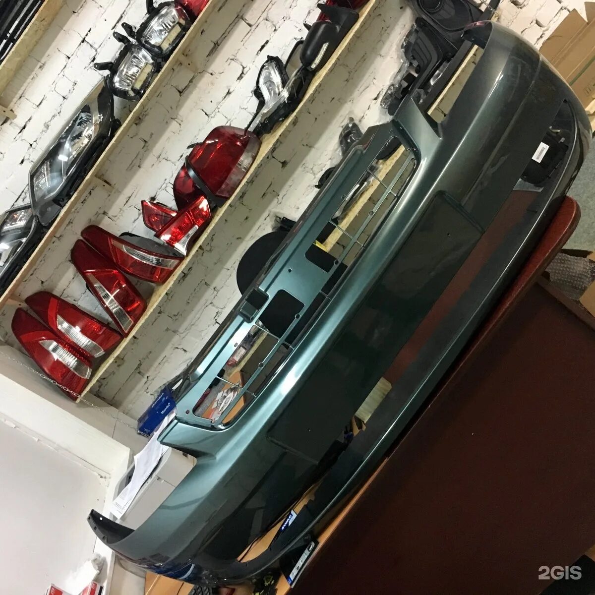 бампер передний киа рио 2011. стеллаж для бамперов. магазин бамперов. бампер ваз 2114 в цвет. бампера на иномарки.