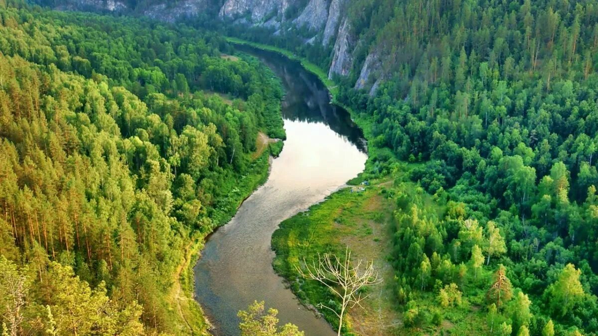 Река урал ширина и глубина. Река Урал. Река Яик Урал. Река Урал в Казахстане. Предуралье реки.