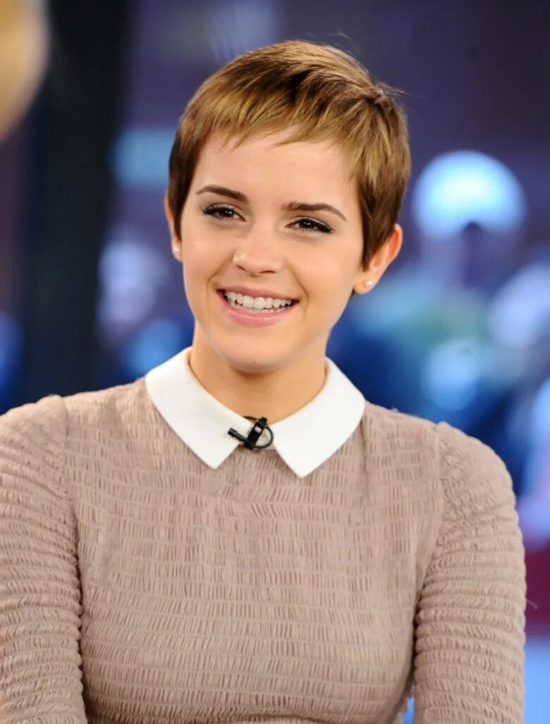 Короткие стрижки для девушек подростков. Emma watson. эмма уотсон стрижка 2025. стрижки 2025 эммы уотсон. эмма уотсон сейчас 2025 подстриглась.