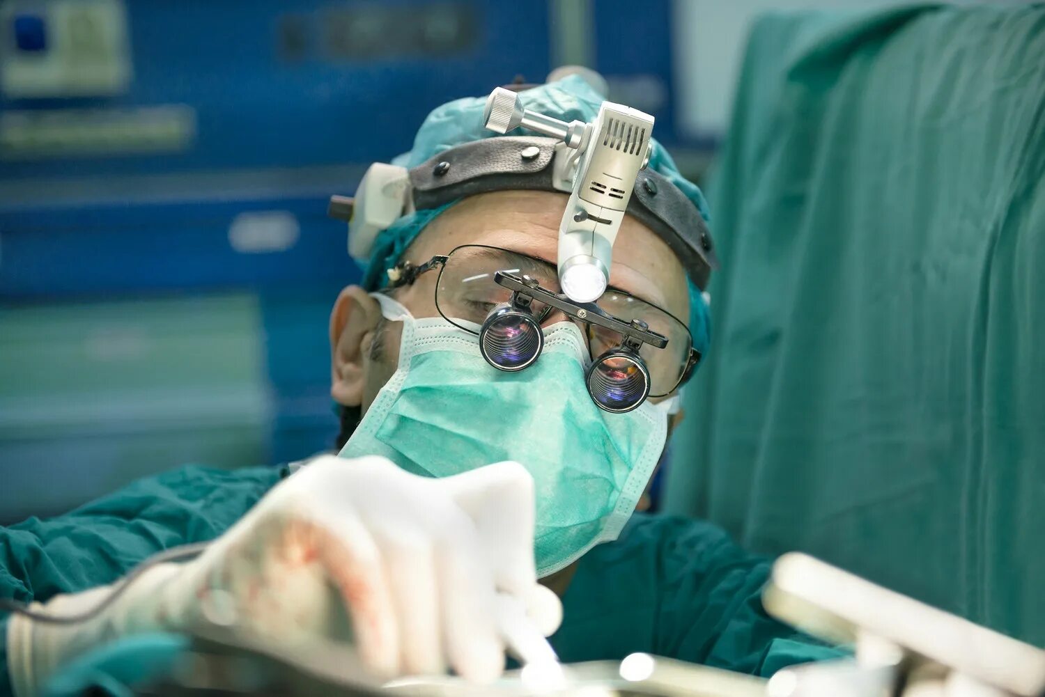 Лечащий врач после операции. Уникальную операцию выполнил нигерийский врач. Лечащий врач после операции. Лечащий врач после операции. Лечащий врач после операции.