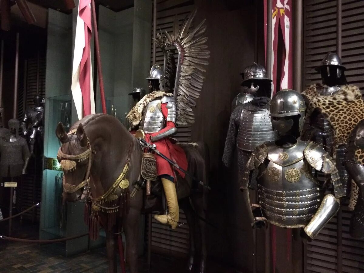 Варшава 1939 год. Красная армия в варшаве 1945. Советские войска в варшаве 1945. Музей армии в кракове. Штурм варшавы 1945.