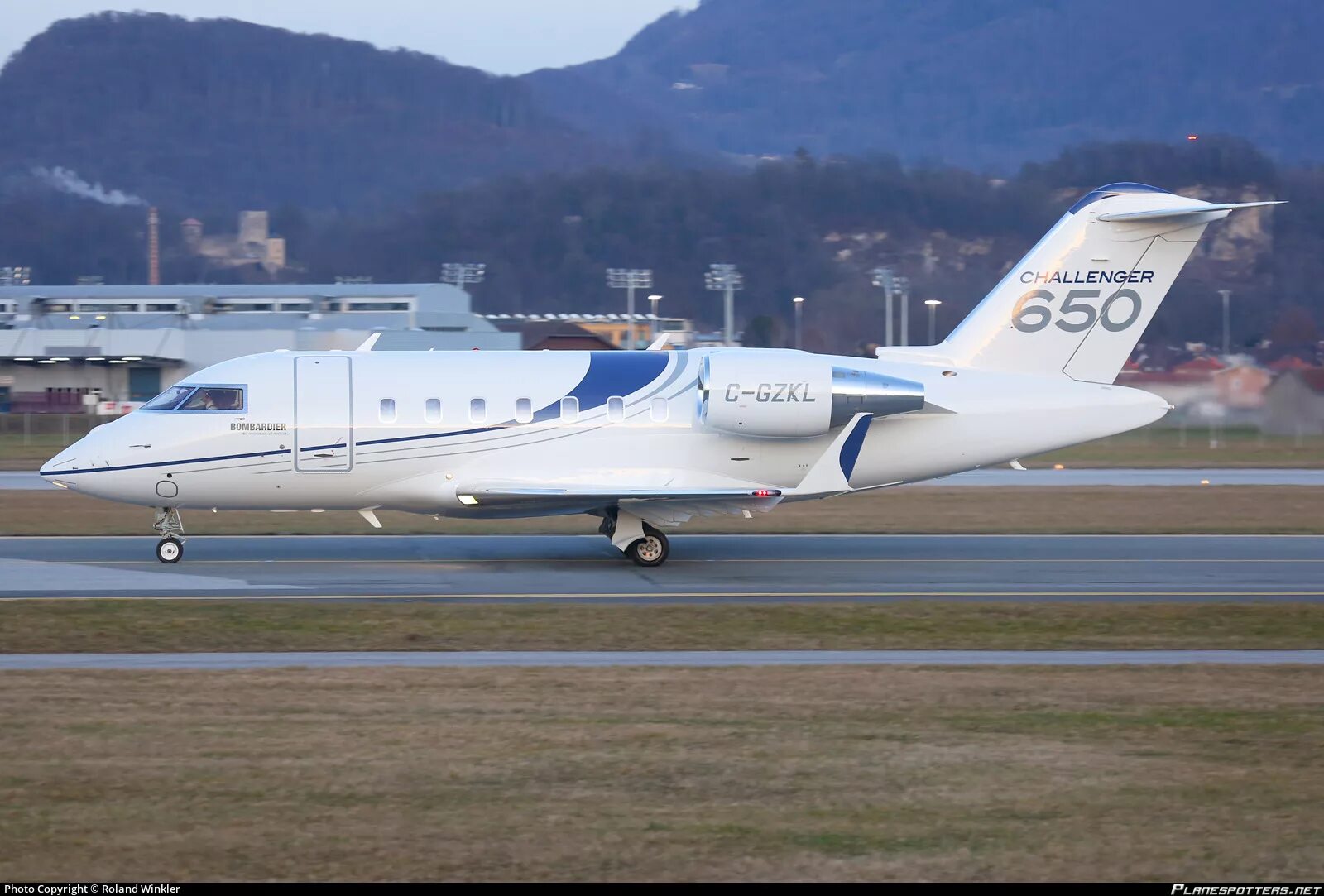 Bombardier 650. Bombardier cl600. Челленджер 650. Bombardier Challenger 650 ЕС-АТР. Самолет-разведчик Challenger 650.