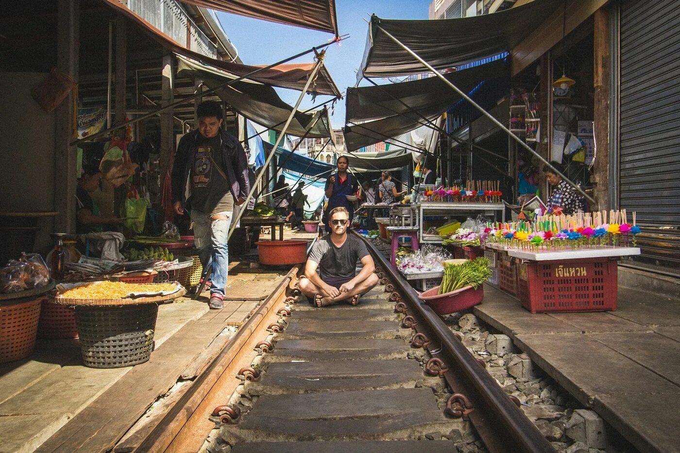 Рынок Меклонг в Тайланде. Maeklong, Бангкок, Таиланд. Рынок Меклонг в Бангкоке.. Maeklong Railway Market. Бангкок панган