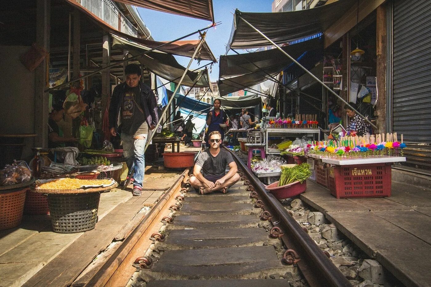 Бангкок панган. Рынок Меклонг в Тайланде. Maeklong, Бангкок, Таиланд. Рынок Меклонг в Бангкоке.. Maeklong Railway Market.