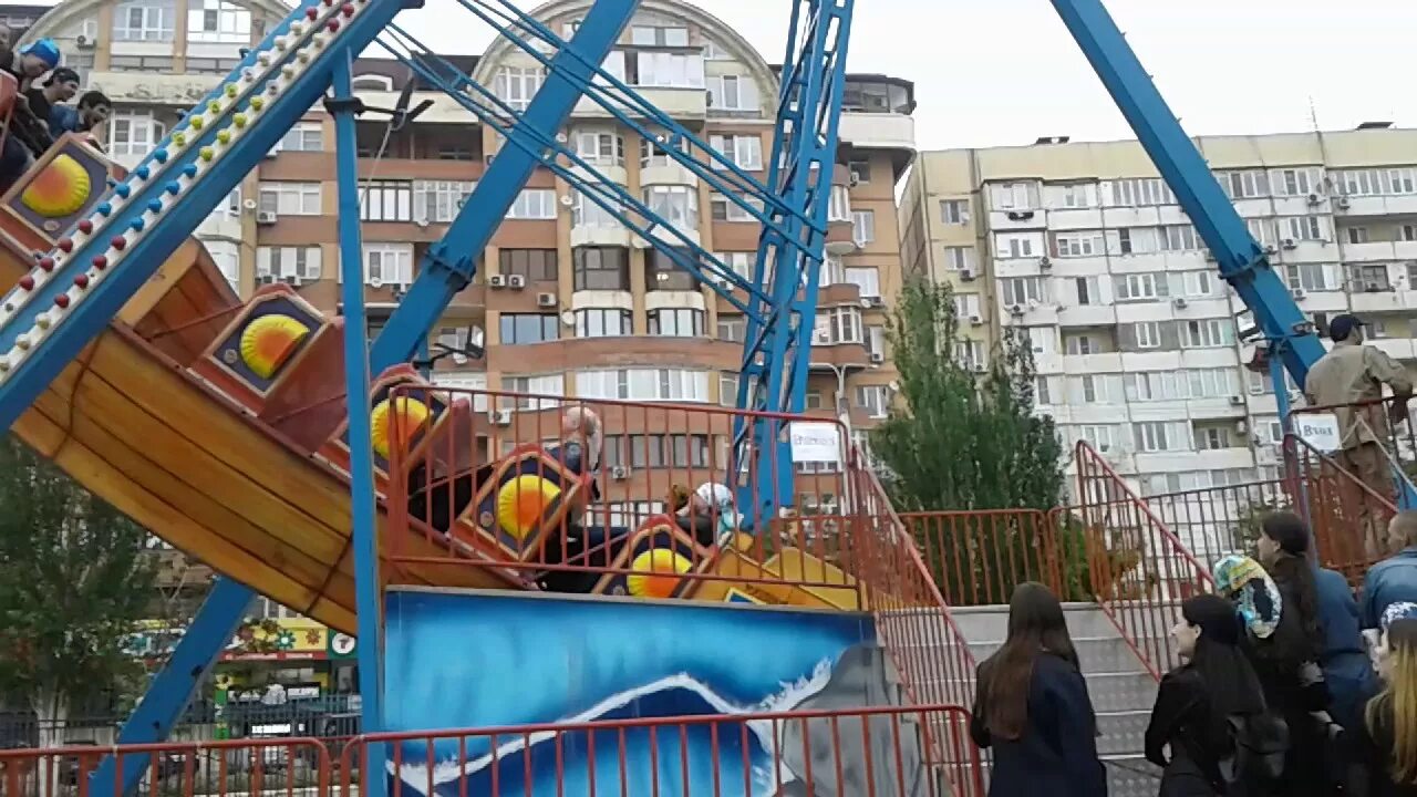 Парк дракон в махачкале аттракционы. Три дракона в махачкале. Парк 3 дракона в махачкале. Парк дракон в махачкале аттракционы. Редукторный парк дракон махачкала.