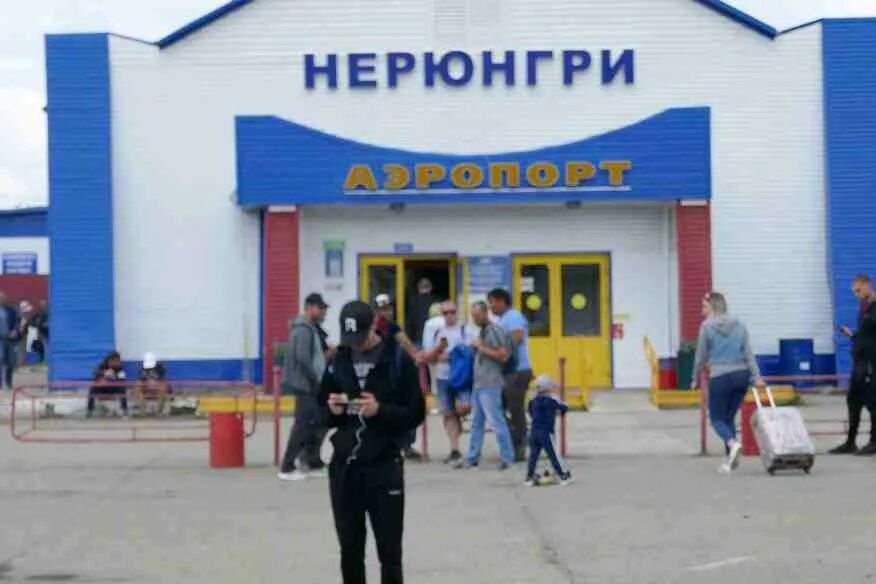 Поезд москва нерюнгри. Тында нерюнгри жд. Жд станция чульман. Жд якутск нерюнгри. Жд вокзал нерюнгри.