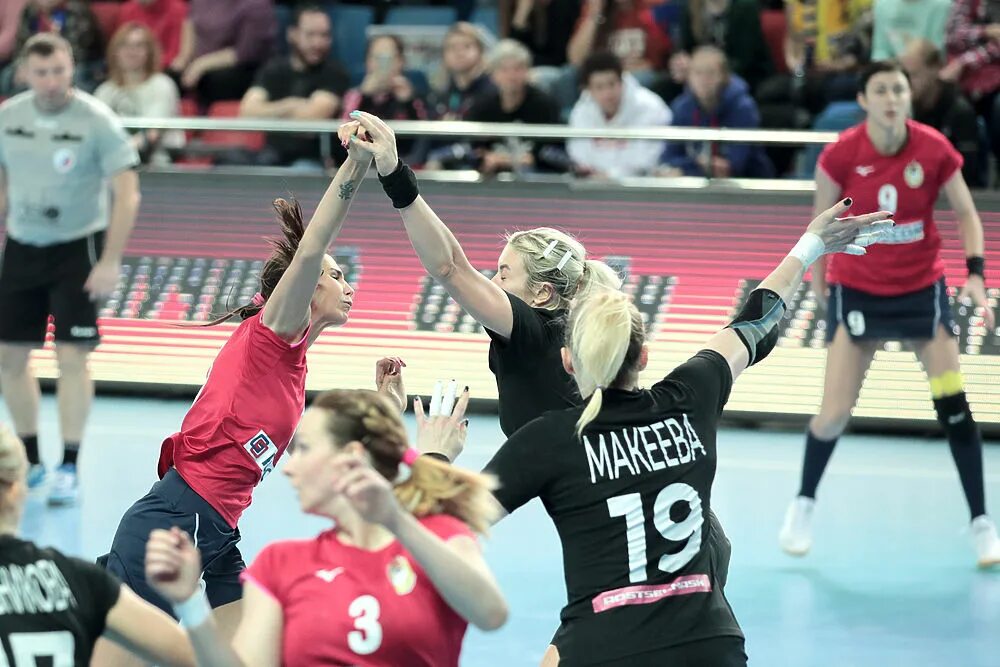 Гандбол чемпионат россии суперлига. Гандбол игра. Гандбол цска женщины. Гандбол максименкова. Волейбол евролига женщины.