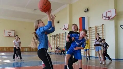 Урок физры в школе