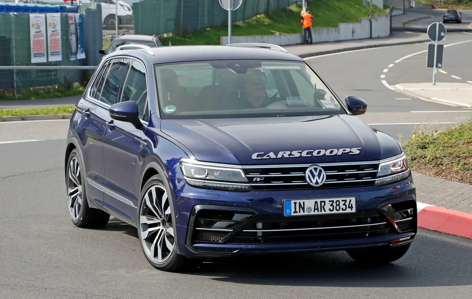 Тигуан фольксваген обновленный. Vw tiguan 2021. Обвес на тигуан 2021. Фольксваген тигуан заряженный. Tiguan sportline stance.