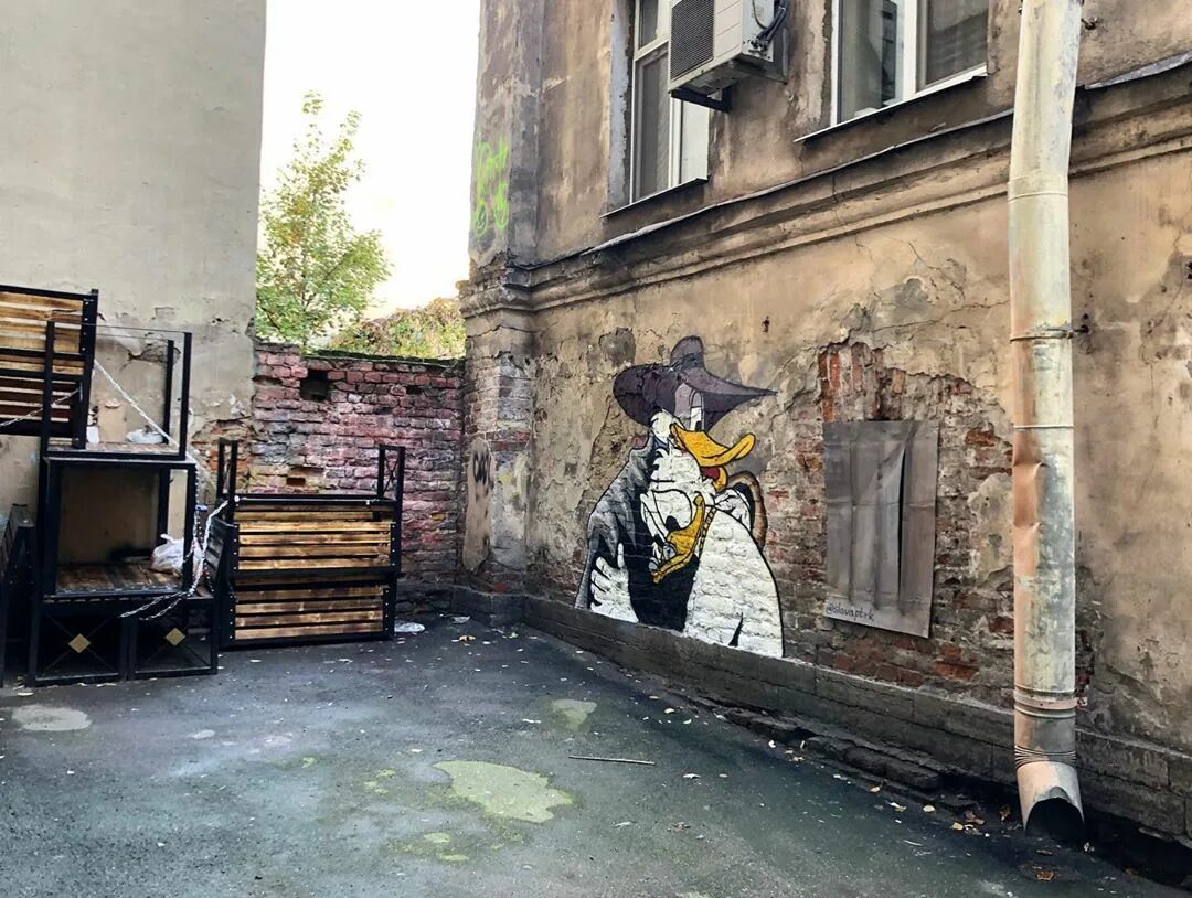 Хулиганство в петербурге. Граффити тучков переулок. Фон события. Вырвать петербург. Арт группа явь питер.