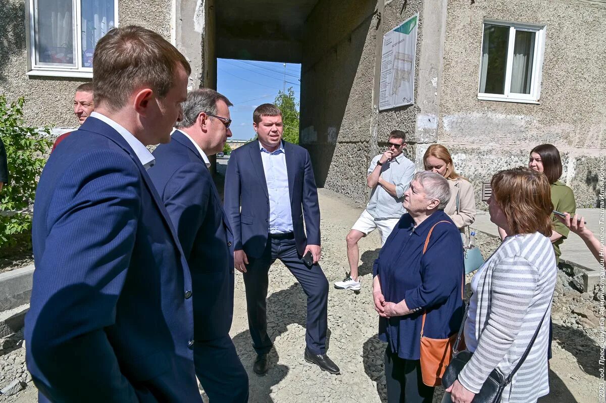 Здание горсовета Нижний Тагил. Благоустройство двора. Благоустройство двора по улице Ахмерова 3. Сайт нижнего тагила новости