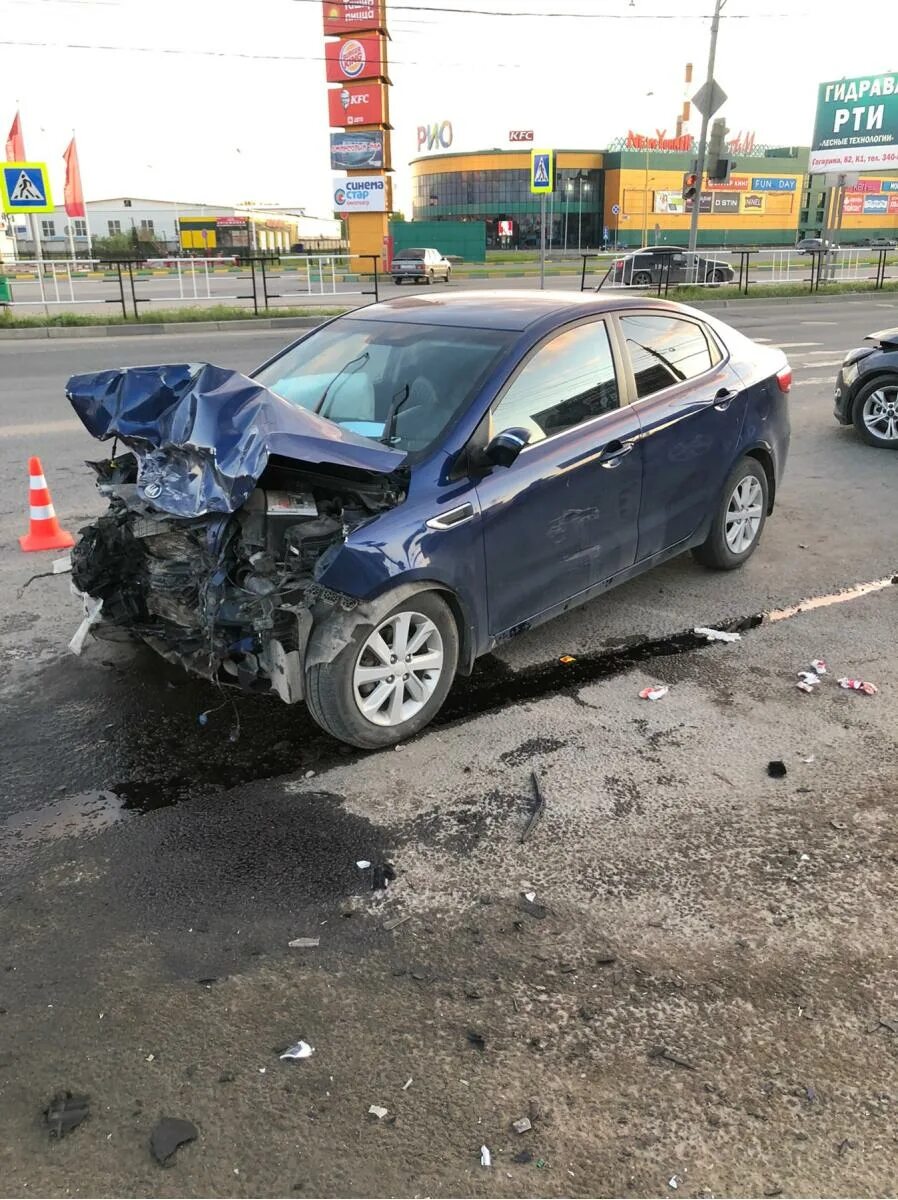 Вологодские новости дтп сегодня. Ford focus 3 после дтп. форд фокус 2 рестайлинг авария.