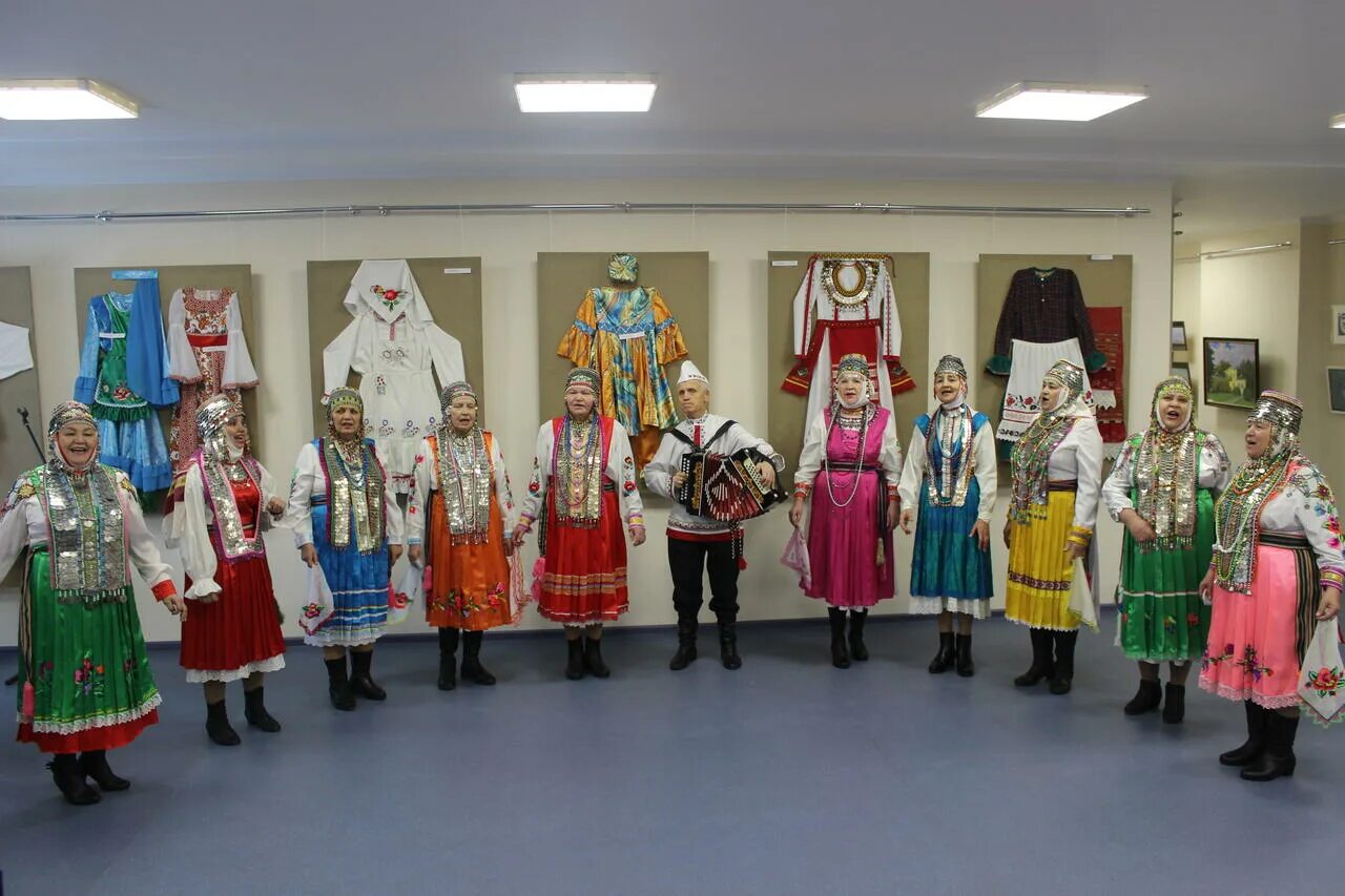 волга река мира фестиваль. одежда дружбы народов. акатуй чувашский праздник. дружба народов чувашии. чувашский народ национальных праздниках медведь.