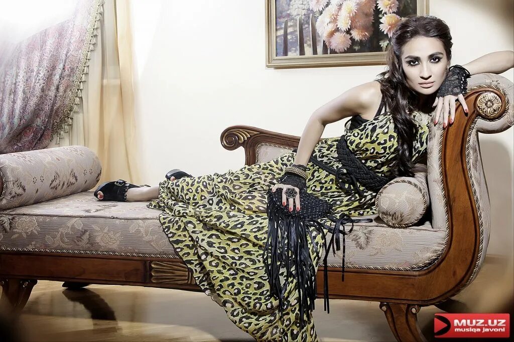 Муниса ртзайва йетмадими. Munisa rizayeva. Муниса ризаева эри билан. Муниса сенга кулим. Муниса сенга кулим.