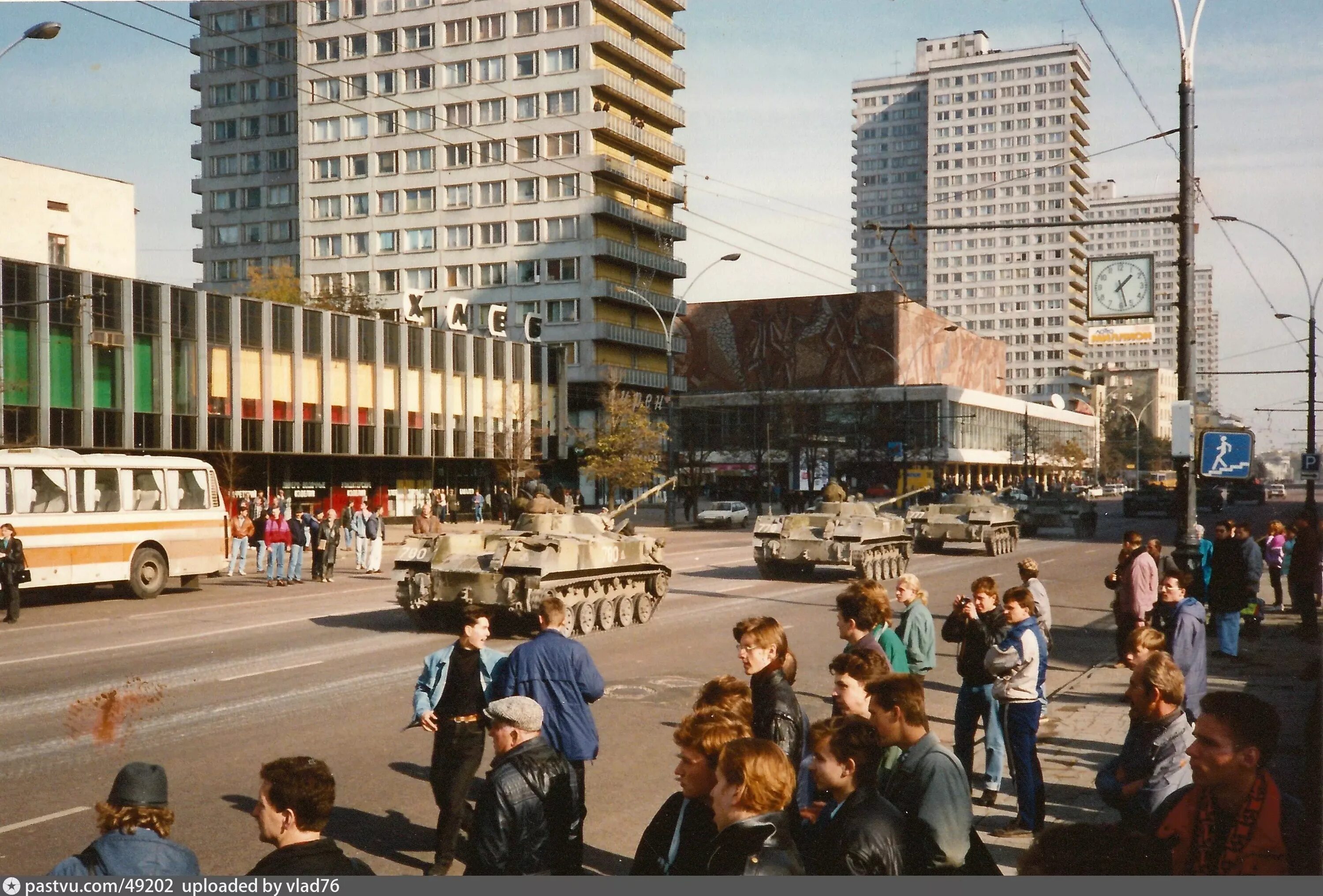 Новый Арбат в 90-е. Новый Арбат 1990 год Москва. Москва в 90-е годы. Новый Арбат 1993.