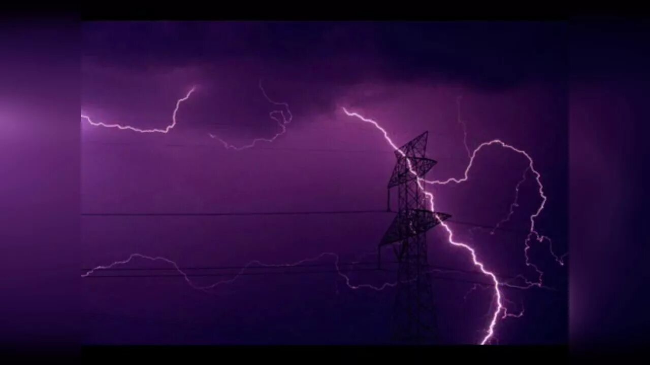 Электричество. Молния замыкание. Thunderbolt lightning кабель. Молния электричество. Высоковольтные столбы.