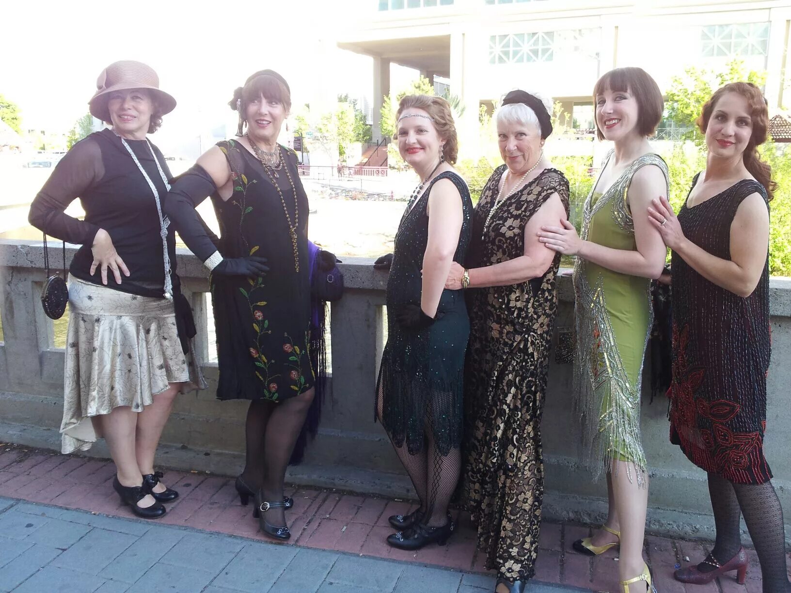 Дресс код гэтсби. Дресс код великий гэтсби. Гэтсби патти. Гэтсби патти. Дресс код гэтсби.