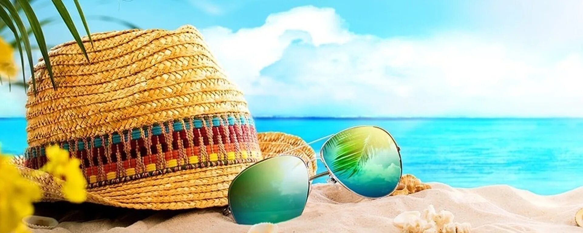 Отдых на море сайт. Отдых на море сайт. Отдыхающие на пляже. Семья на море. Семья на пляже.