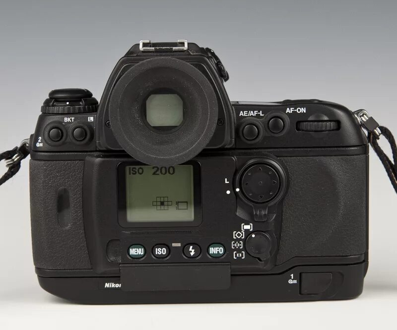 Nikon f100. Nikon f6. nikon f100 видоискатель. nikon f6 размер. никон f 66.
