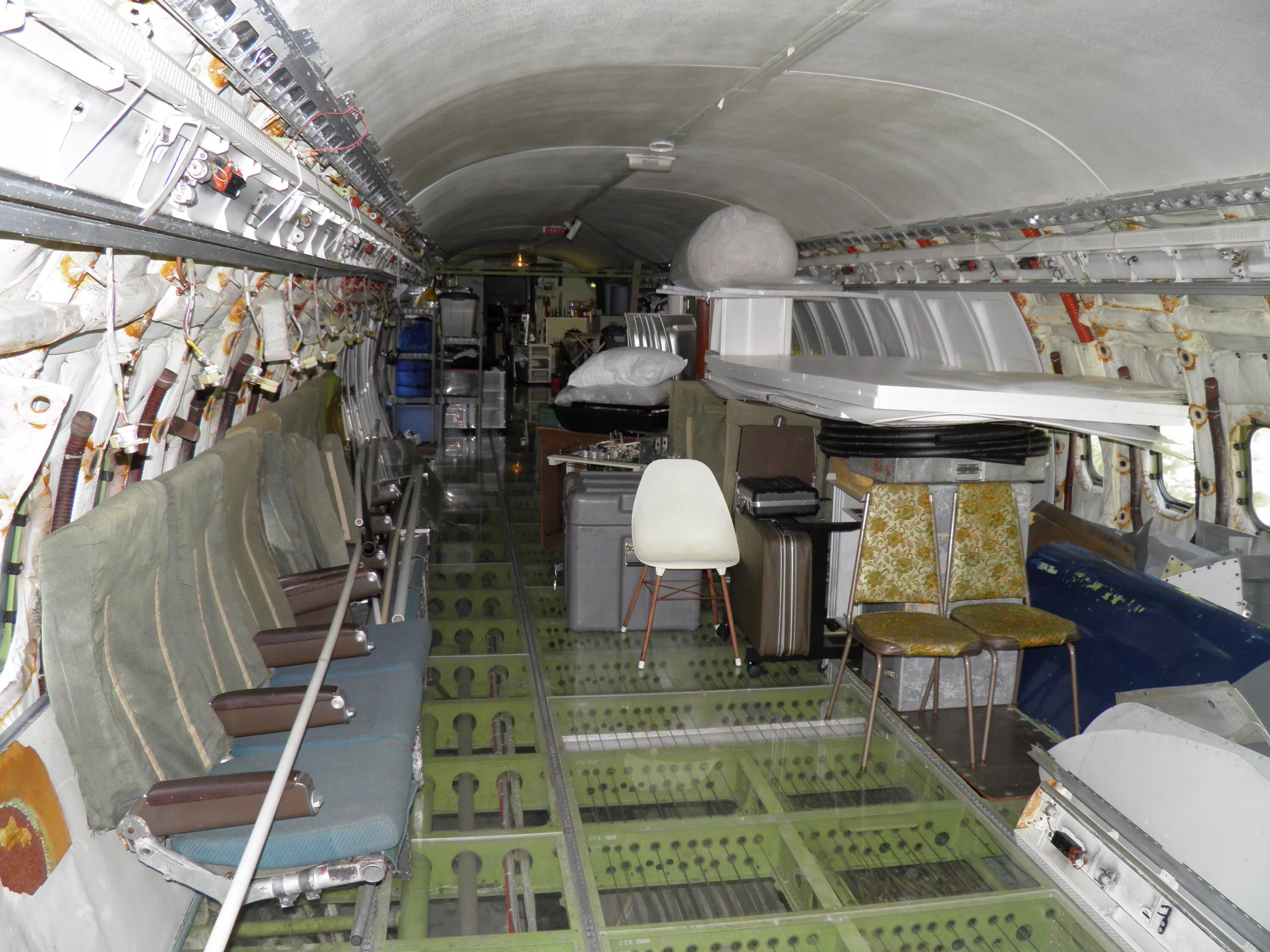Самолет boeing 727. Дом из самолета. Дом самолет. Гд самолеты. Дом из самолета.