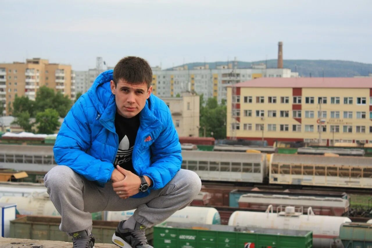 Серега местный сережа гамора. Дилан ларкин. Сережа местный 2022. Бертуцци детройт. Серега местный сережа гамора.