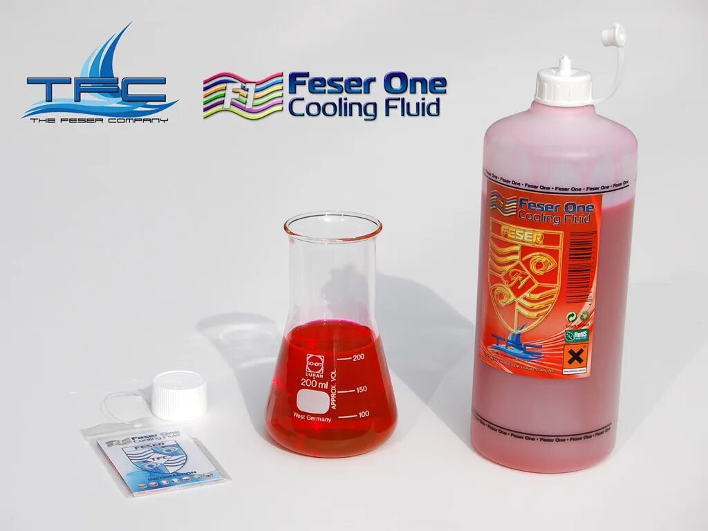 Green cool 1л. жидкость f1. Feser one жидкость 1 литр. красный хладагент. Cooling fluid.