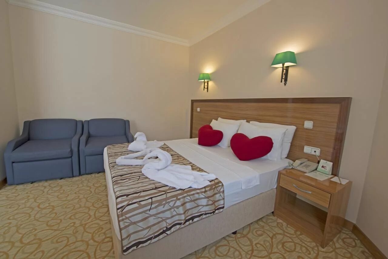 Green club family пляж. Грин клаб фэмили карелия. Green paradise beach hotel 4. Green club family пляж. Плейрс клаб зеленый.
