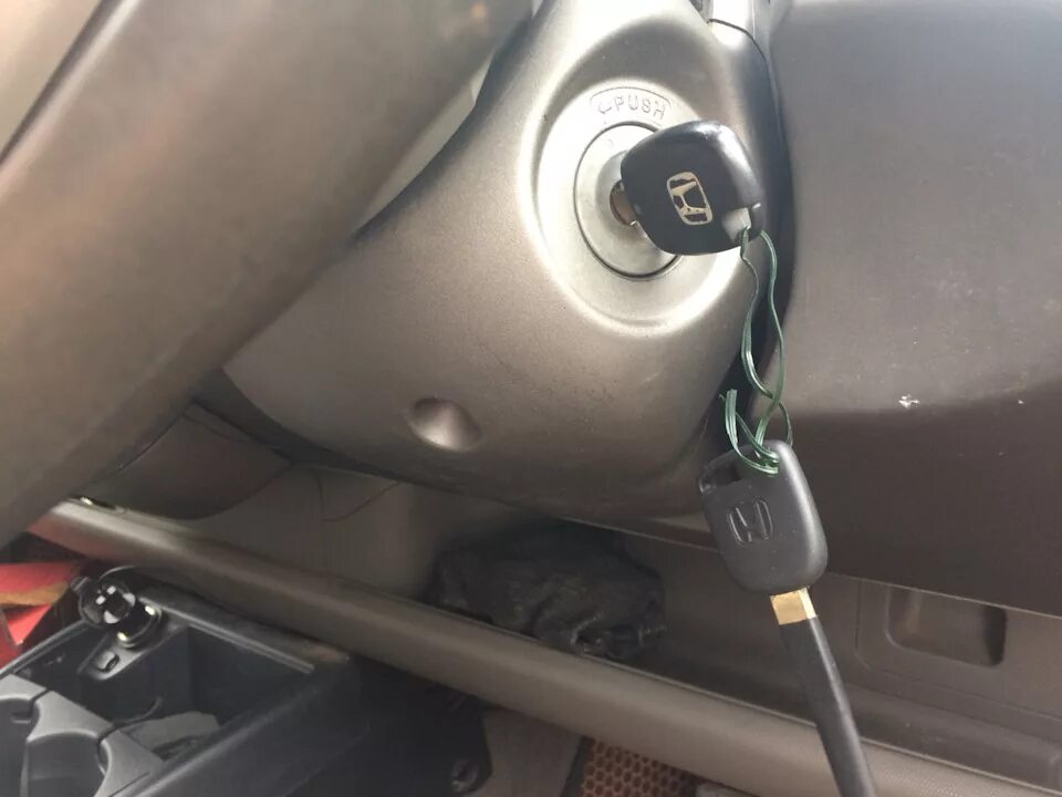 Как снять замок хонда фит Ремонт замка зажигания Honda Fit Honda Fit (1G), 1,3 л, 2001 года своими рукам