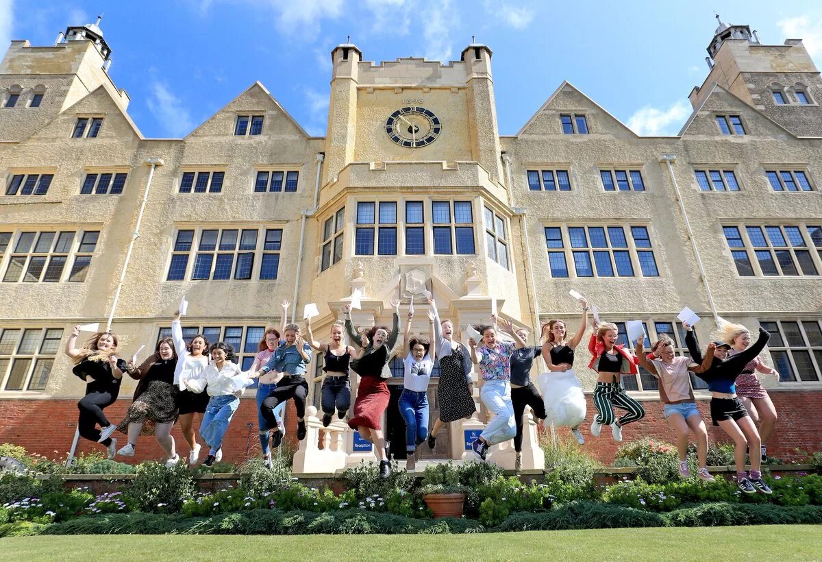 Roedean School, Брайтон. Школа Роудин Англия. Школы Пансионы в России. Элитные школы Пансионы России. Частные школы б