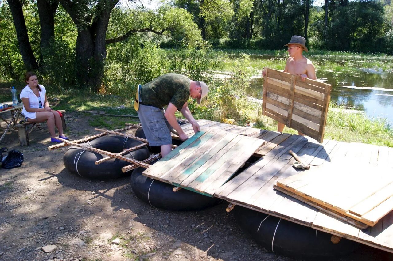 Самодельная река. Лодка из автомобильной камеры. Плот. Плот на автомобильных камерах. Постройка плота.