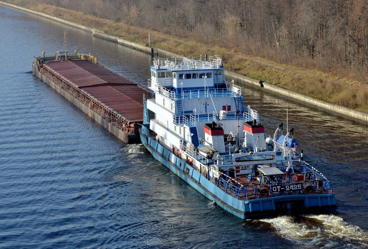 Буксир-толкач бтп. Буксир толкач. Буксир-толкач «шлюзовой-48». Буксир толкач. Теплоход буксир-толкач.