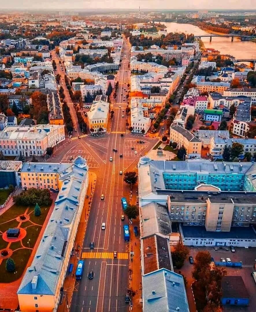 Можно город что это. Тверь центр города. Версальский трезубец Тверь. Городской округ город Тверь. Тверь город Тверь.