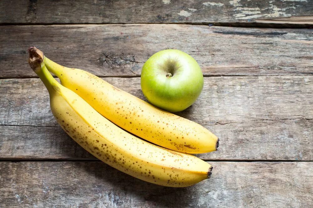 I like bananas apples. Яблоки и бананы. Фрукты бананы яблоки. Яблочные бананы. Бананы и зеленые яблоки.