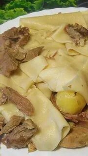 Блюда с кусочками теста