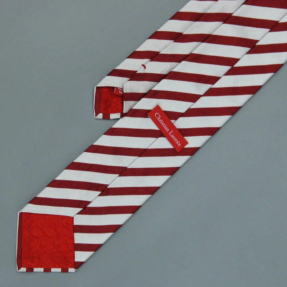 Колумбийский галустук. Галстучный узел тринити. Красный галстук. Цвет галстука. Колумбийский галстук ганнибал.