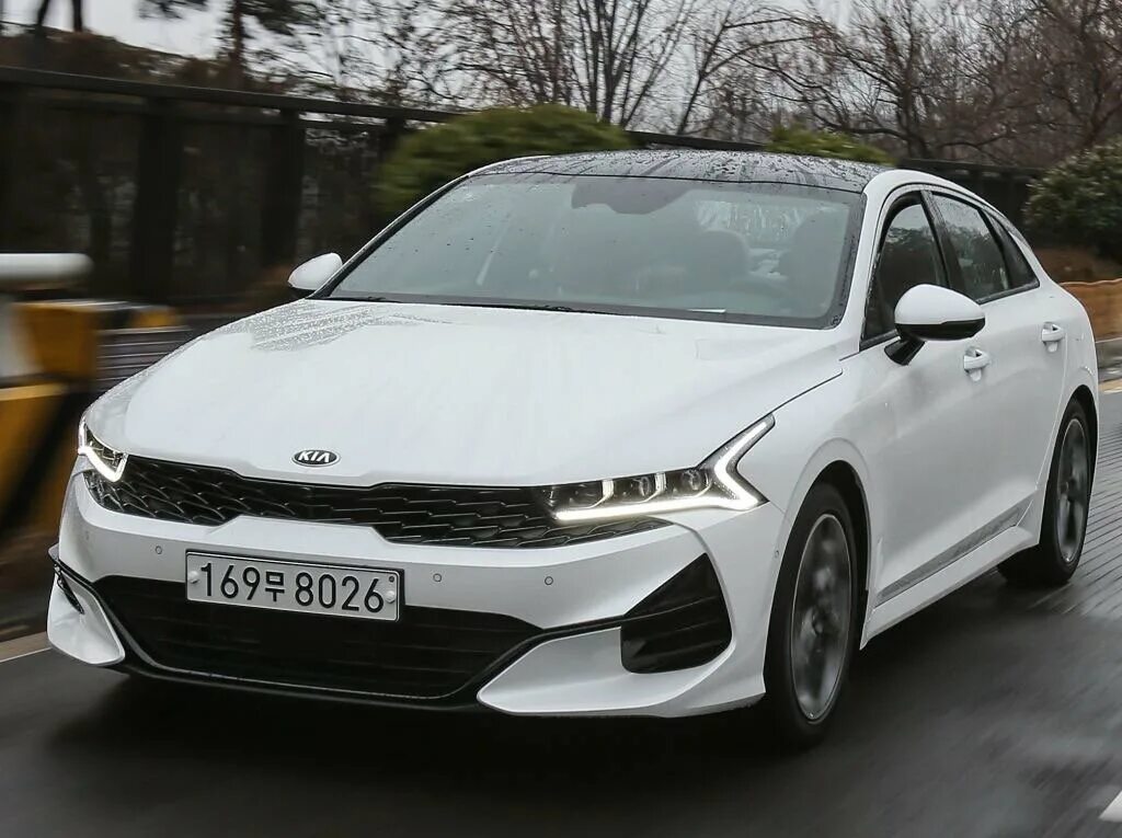 Купить новую киа к5. Kia k5 gt line 2020. Kia k5 gt line 2021. Kia k5 gt line белая. Kia Kia k5.