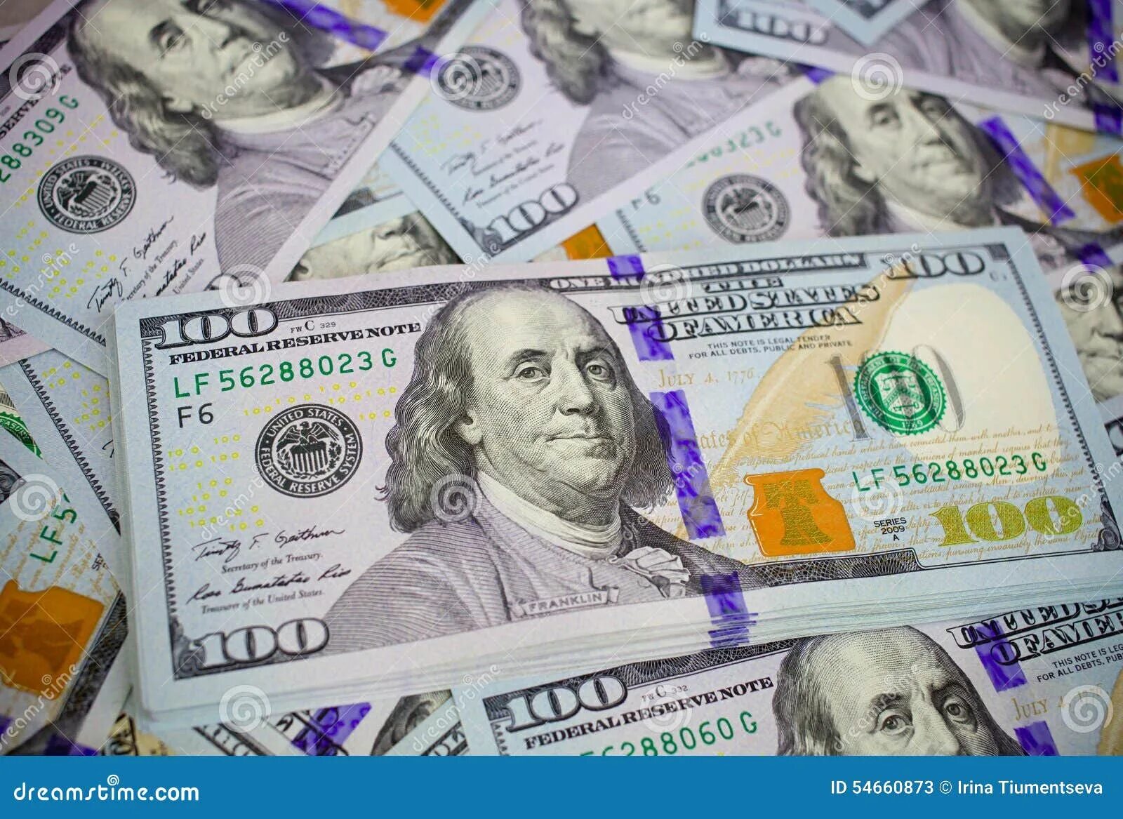 Старые и новые купюры 100 долларов. Новые 100 долларовые купюры. 100 долларов сша нового образца. 100 долларов купюра нового образца. новый вид долларовой купюры.