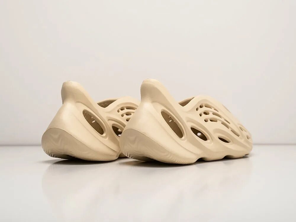 Adidas yeezy foam runner. Кроссовки adidas yeezy foam runner. Кроссовки adidas yeezy foam runner. Тапки адидас yeezy foam. Adidas тапки yeezy foam.