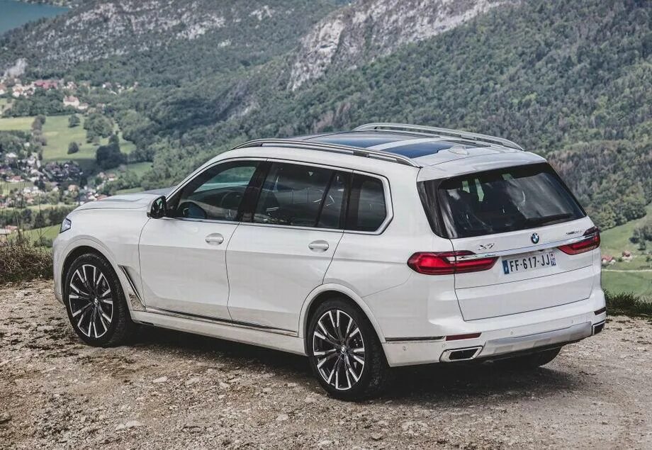 Каи х7 цена. BMW x7 2021. BMW x7 Рестайлинг. BMW x7 Restyling. БМВ х7 2022.