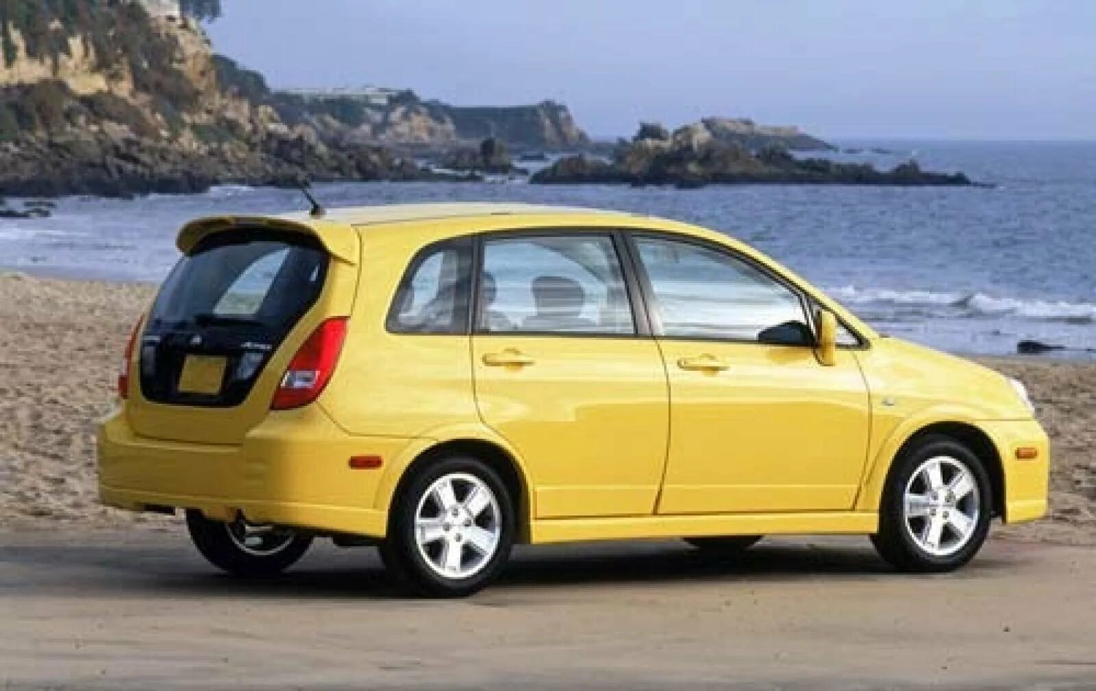 Купить сузуки аерио. Suzuki Aerio 2002. Anri Suzuki. Suzuki Liana (Aerio).