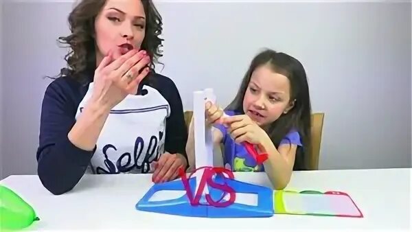 Вики шоу настольные игры. Вики шоу вики шоу роблокс. Вики шоу играет в икею. Вики шоу плей. Игрушки вики шоу.