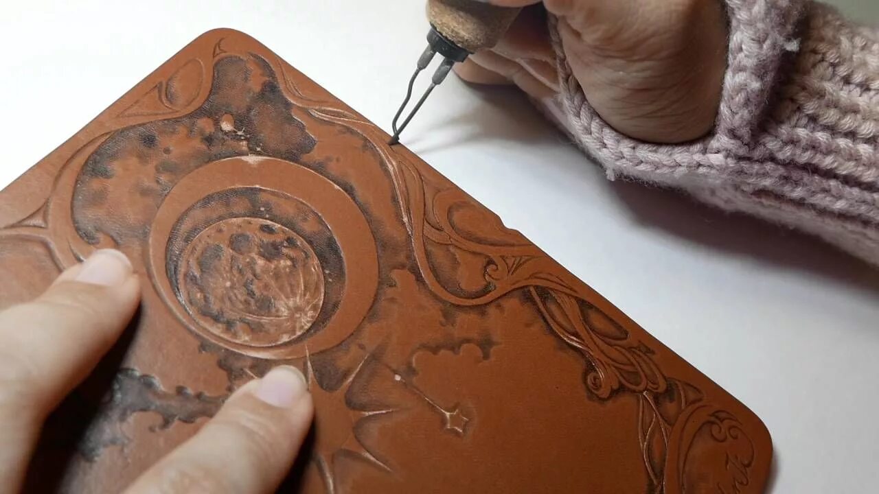 Нанесение рисунка на кожу