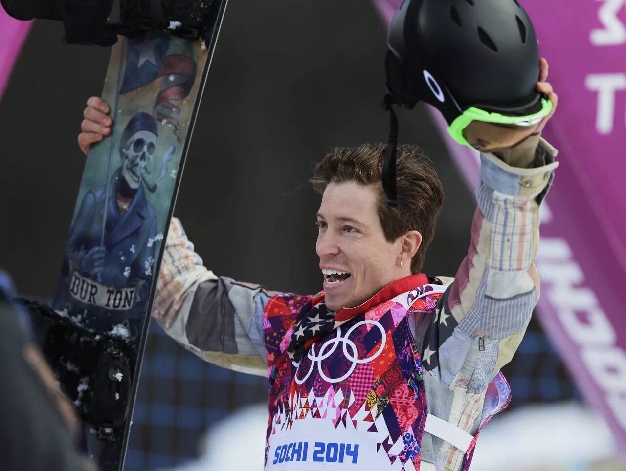 Shaun white. Шон Уайт. Американский сноубордист Шон Уайт. Шон Уайт на сноуборде. Шон Уайт 2022.